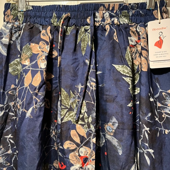 NWT Abaadlw Navy Blue Floral Skirt sz M - Picture 4 of 8
